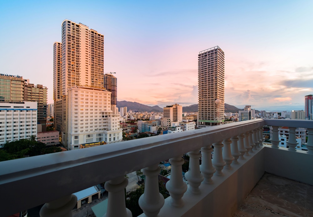 sunrise nha trang beach hotel and spa
