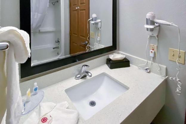 holiday inn express owasso