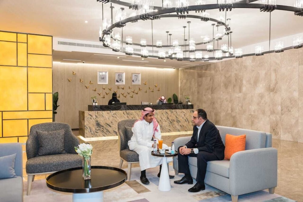 aber al takhassusi hotel