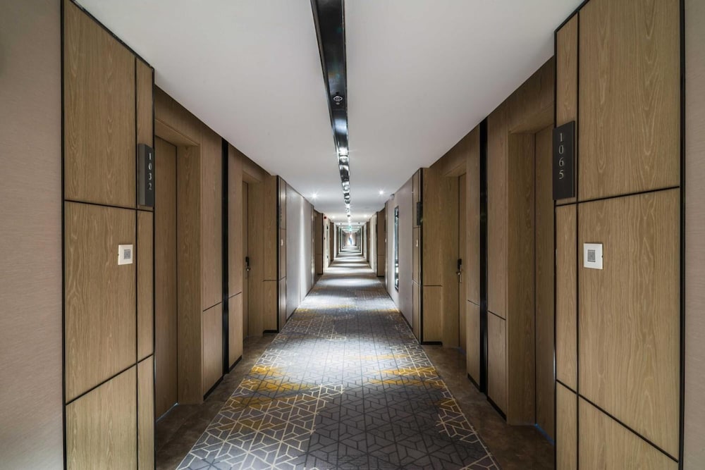 aber al takhassusi hotel