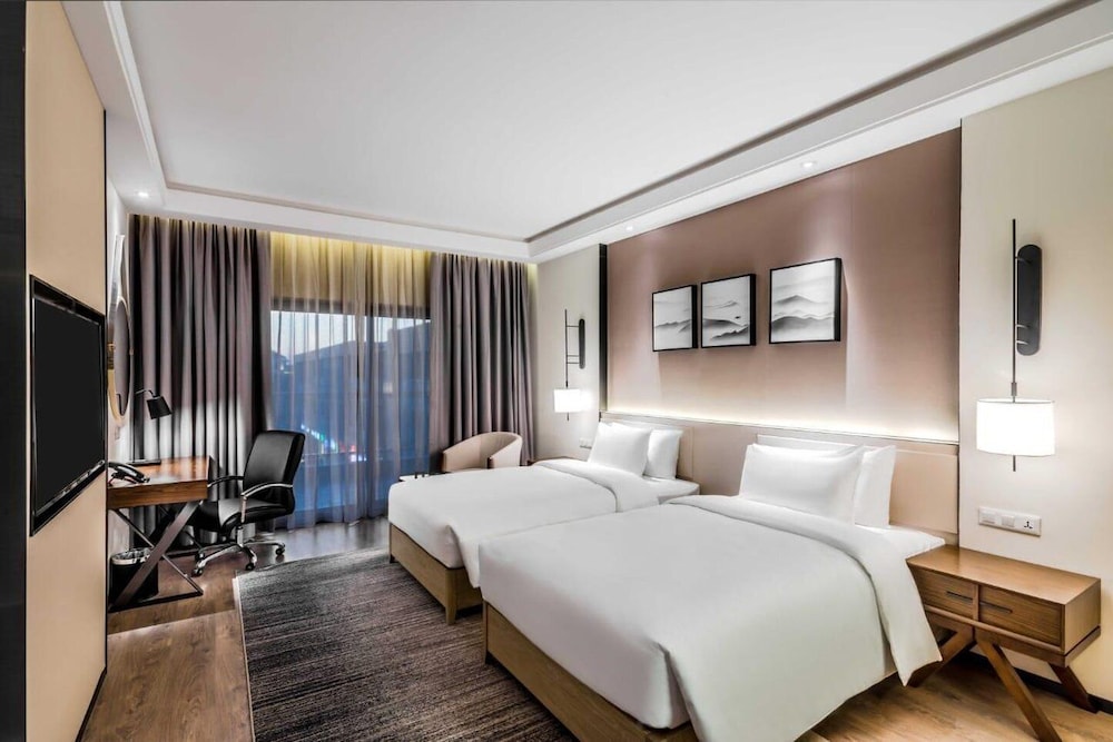 aber al takhassusi hotel