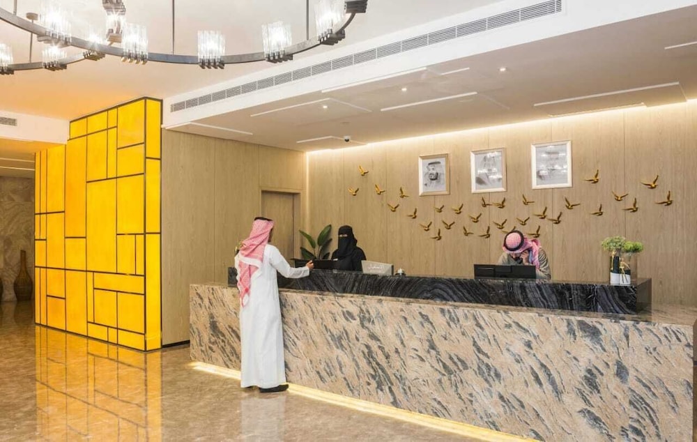 aber al takhassusi hotel