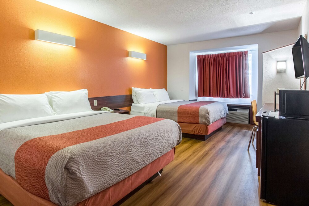 motel 6 streetsboro oh