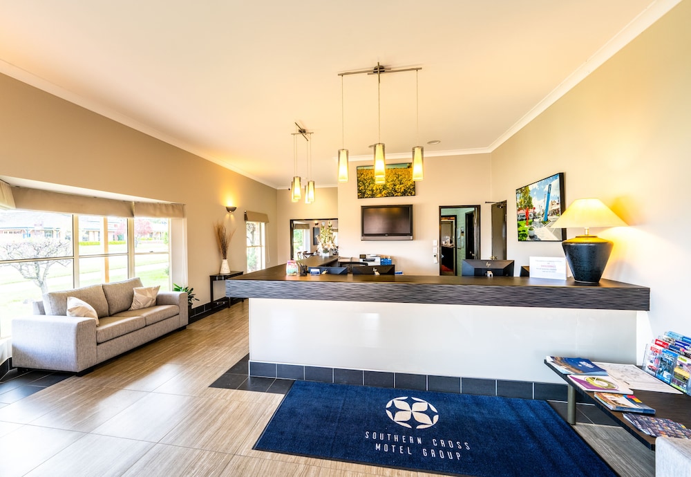 parkes international motor inn