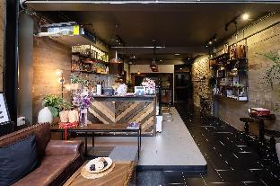 sailomyen cafe and hostel