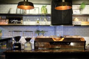 sailomyen cafe and hostel