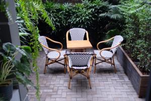 sailomyen cafe and hostel