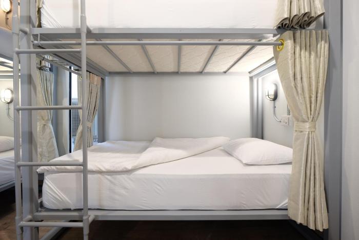 sailomyen cafe and hostel