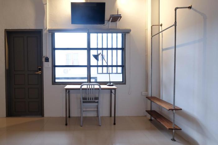 sailomyen cafe and hostel