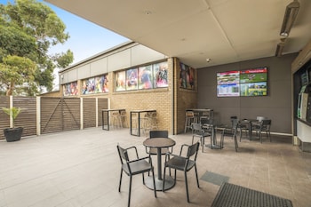 nightcap at coolaroo hotel