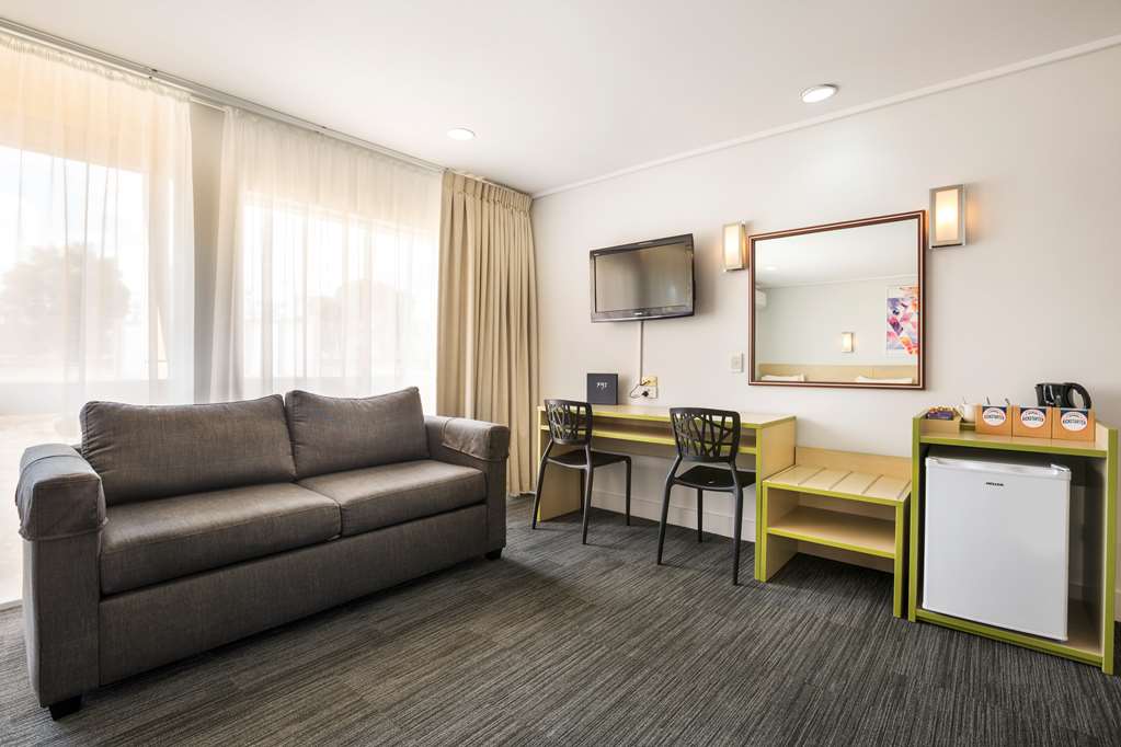 nightcap at coolaroo hotel