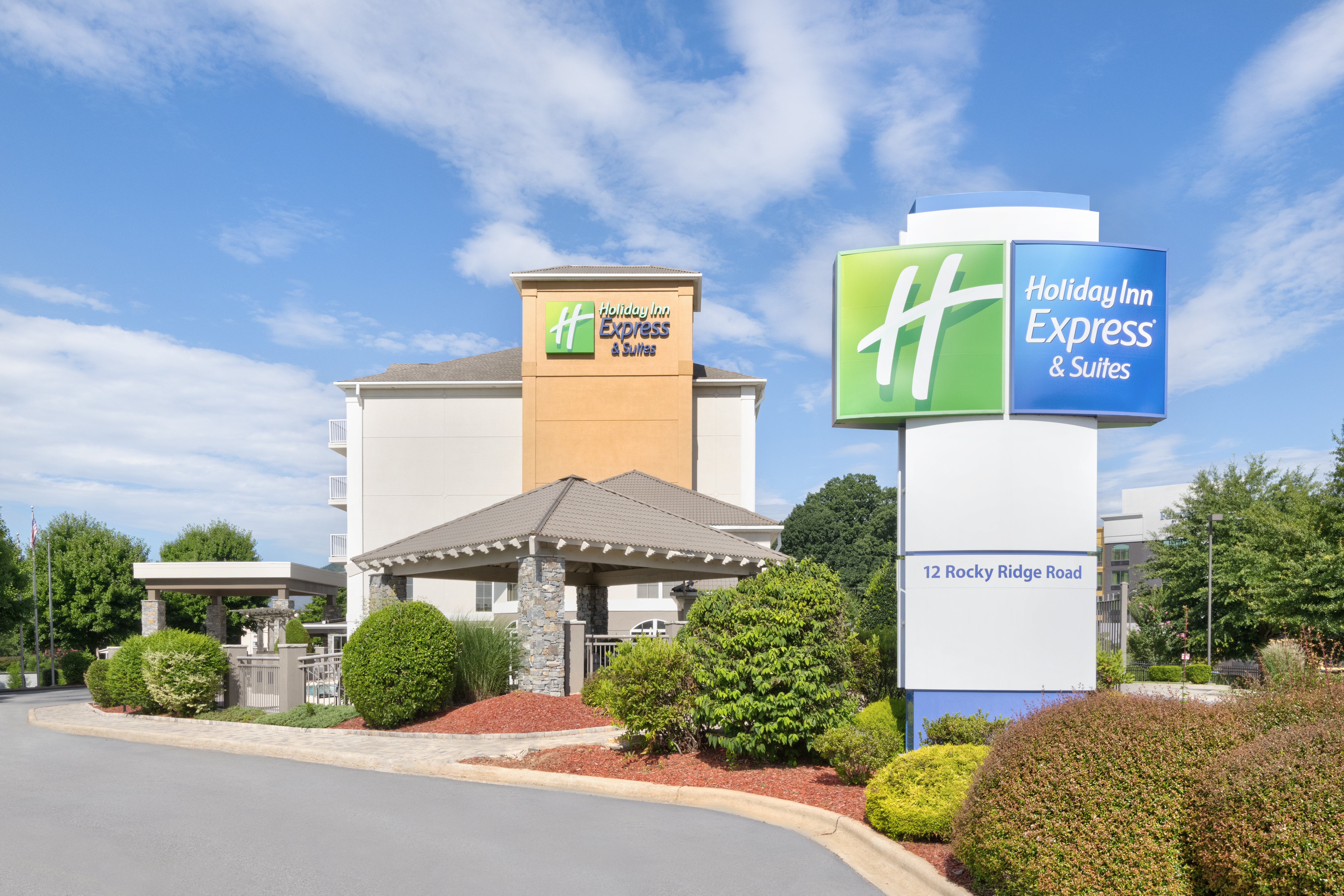 hol inn exp asheville sw outlet ctr area