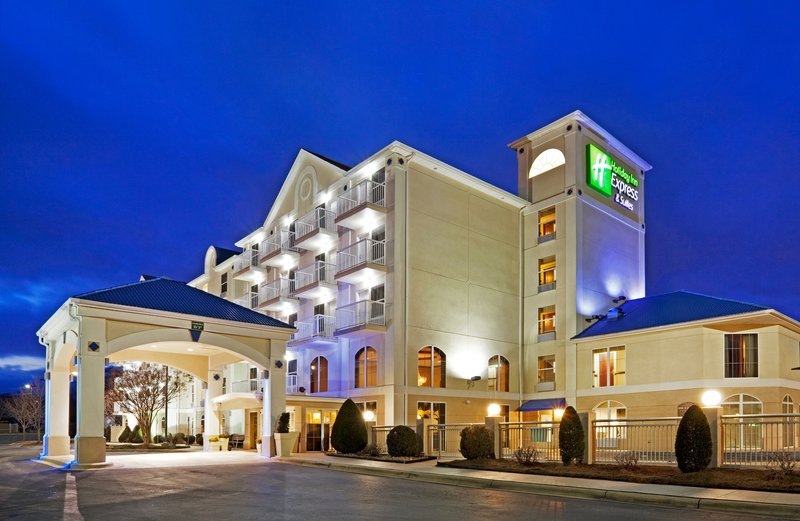 hol inn exp asheville sw outlet ctr area