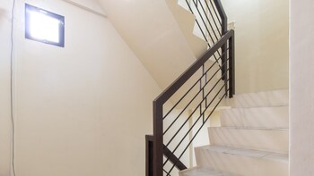 reddoorz dbuilders rooms ph2 taguig