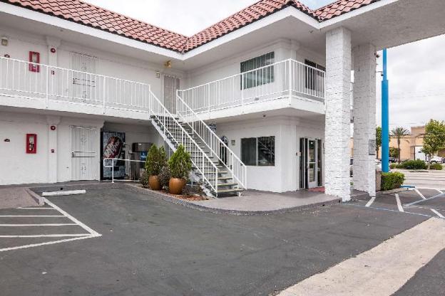 motel 6 norwalk ca