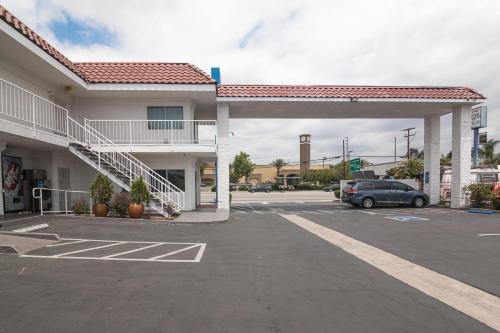 motel 6 norwalk ca