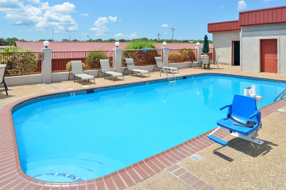 americas best value inn batesville