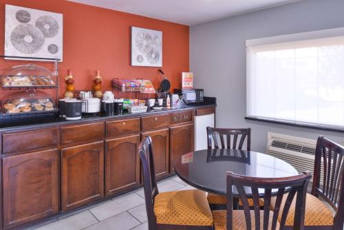 americas best value inn batesville