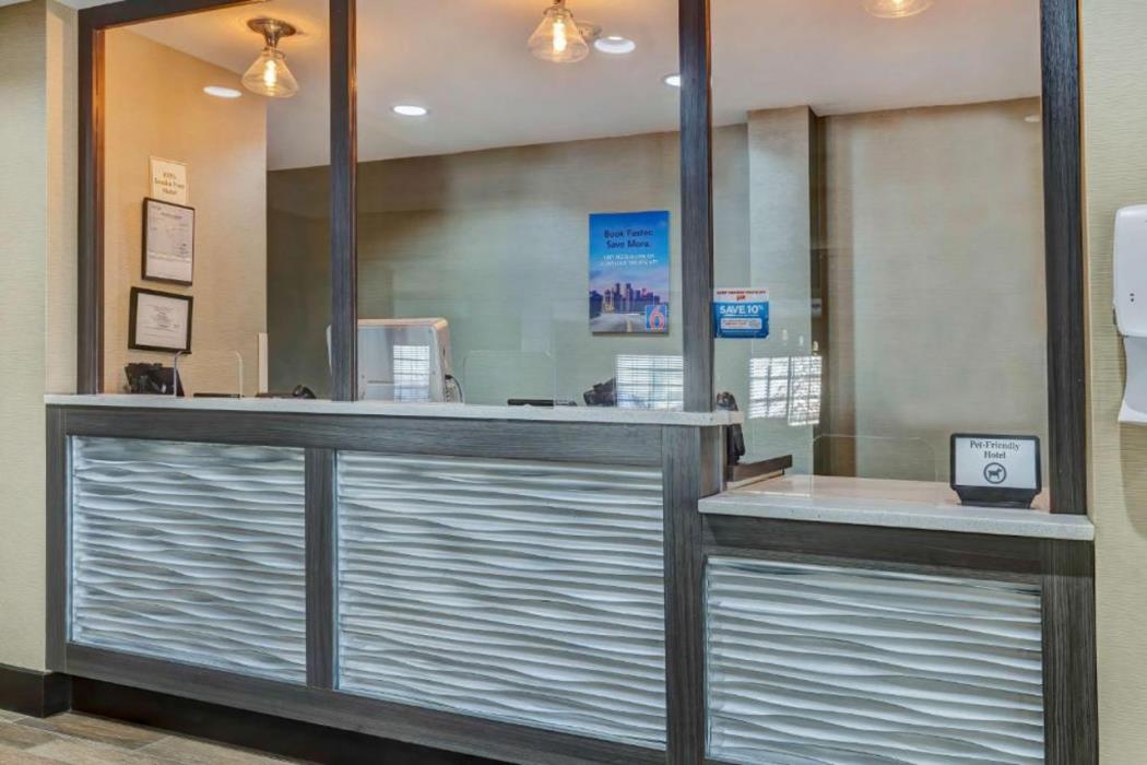 studio 6 lenexa ks overland park
