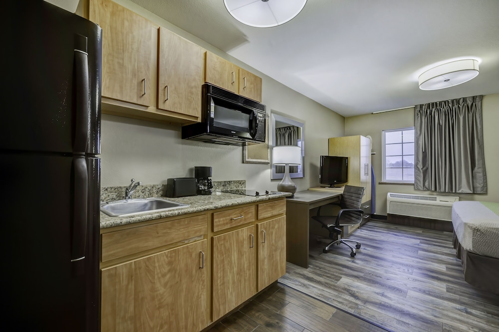 studio 6 lenexa ks overland park