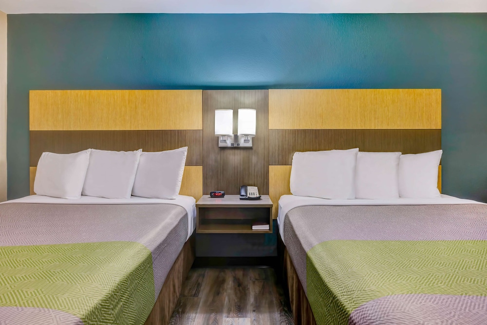 studio 6 lenexa ks overland park