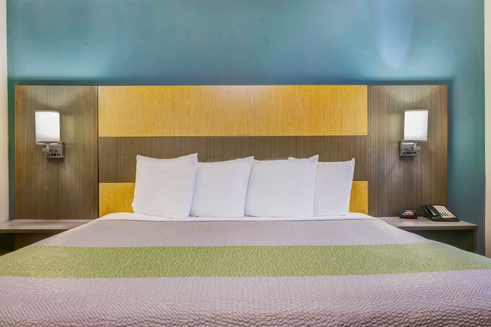 studio 6 lenexa ks overland park