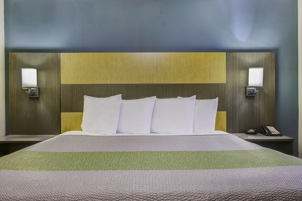 studio 6 lenexa ks overland park