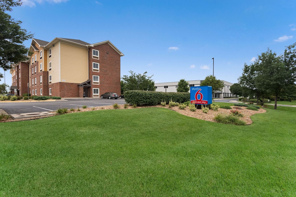 studio 6 lenexa ks overland park