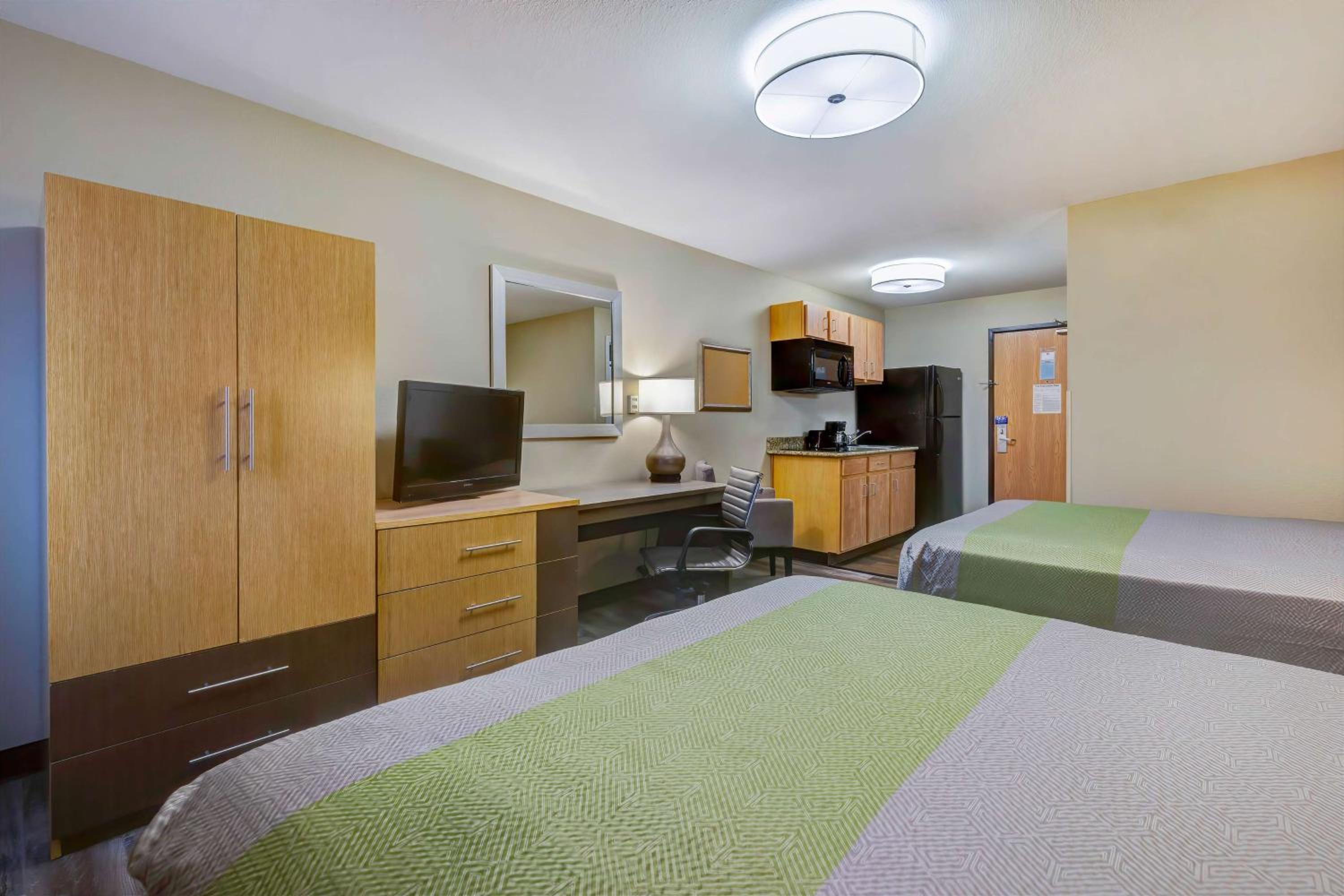 studio 6 lenexa ks overland park