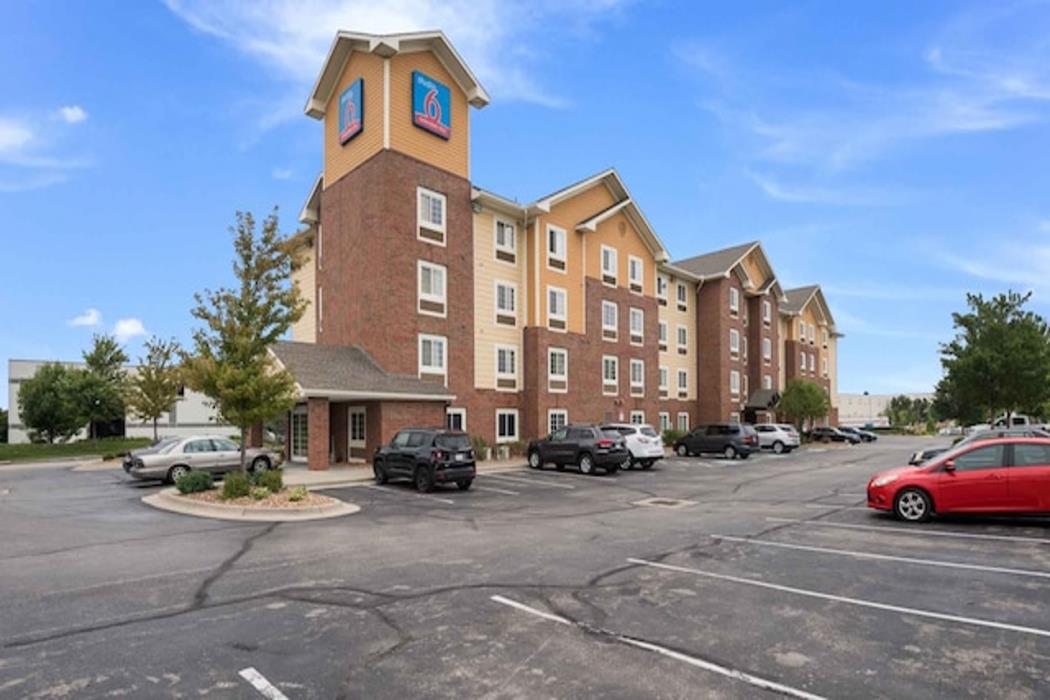 studio 6 lenexa ks overland park