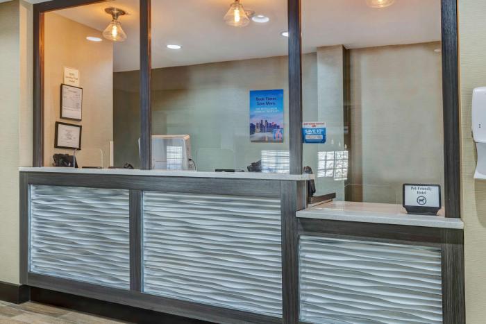 studio 6 lenexa ks overland park