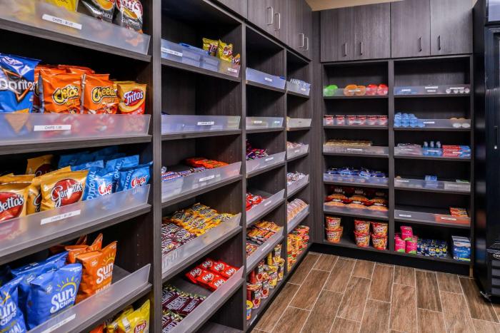 studio 6 lenexa ks overland park