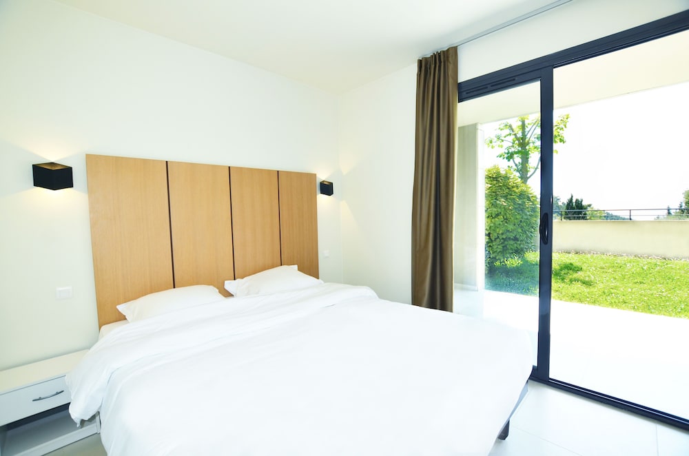 la perle deze appart hotel