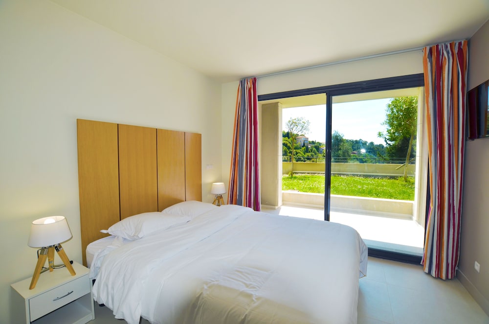 la perle deze appart hotel