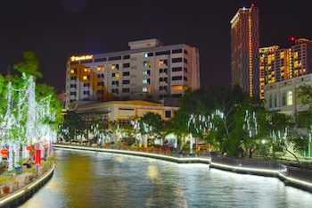 tf riverside hotel