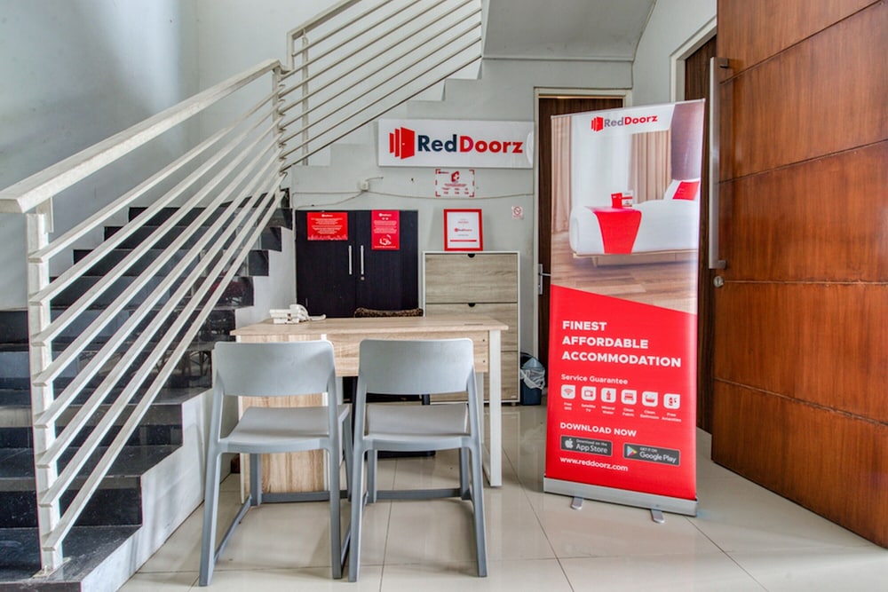 reddoorz near surabaya zoo