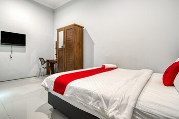 reddoorz near surabaya zoo