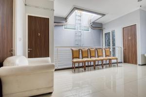 reddoorz near surabaya zoo