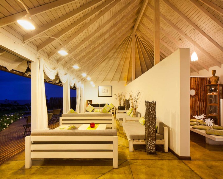 Altiplanico Rapa Nui,Hanga Roa>>Easter Island,4 star