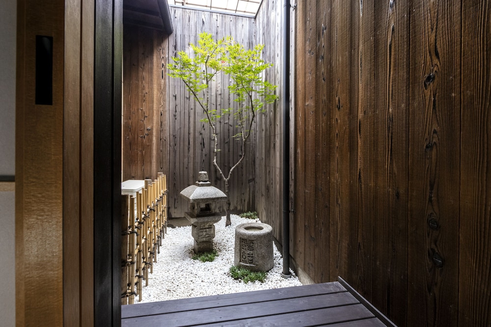 rinn premium machiya townhouse koki west