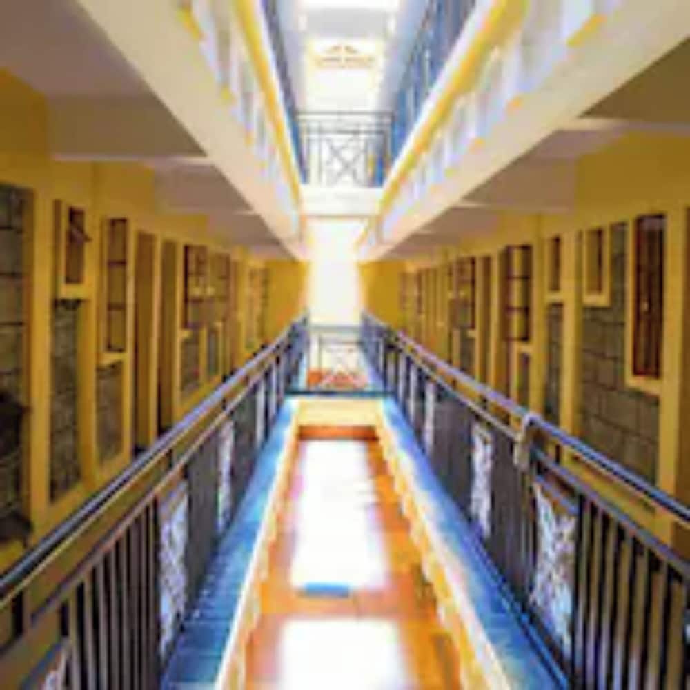 saboti hotel