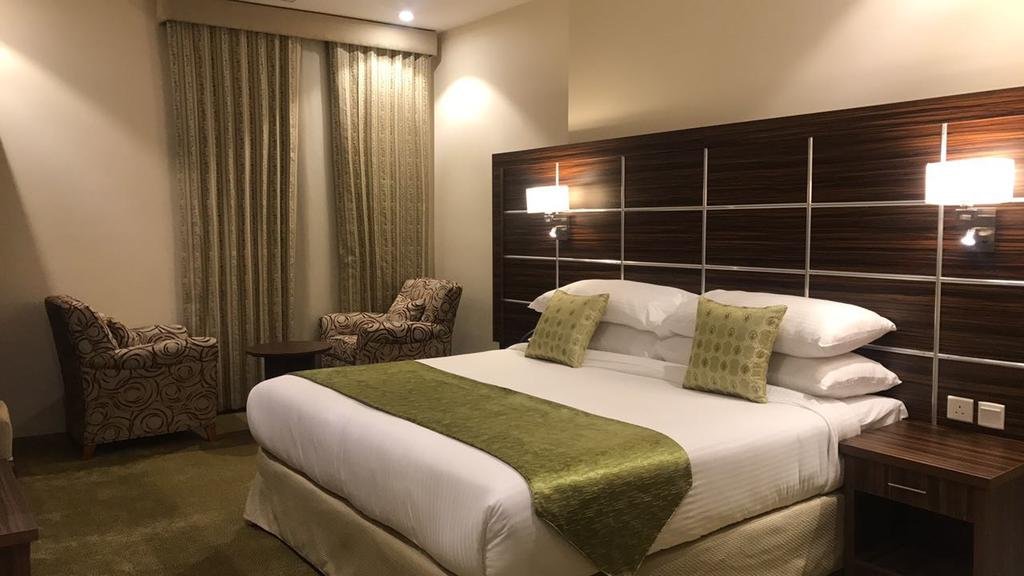 al refa al aziziyah hotel