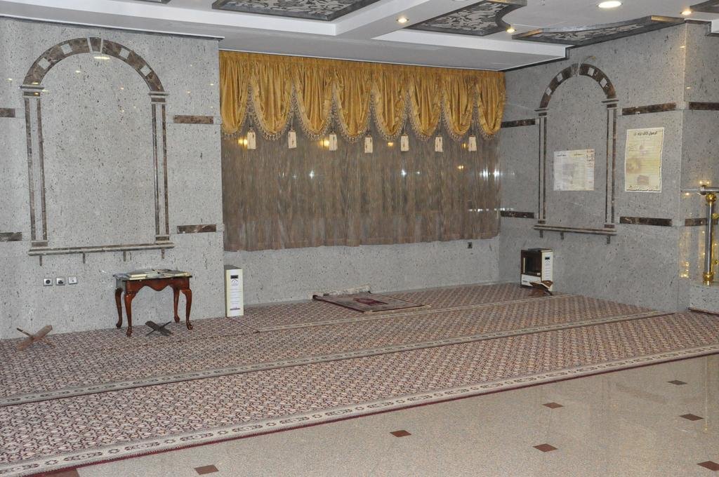 al refa al aziziyah hotel