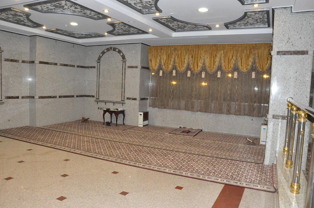al refa al aziziyah hotel