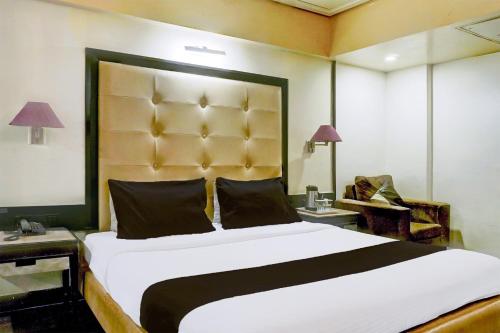 Super Townhouse Oak Jm Road Formerly Krishna Presidency,Shivajinagar>>Pune,4 star