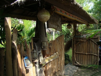 flower bud bungalows