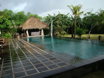 flower bud bungalows