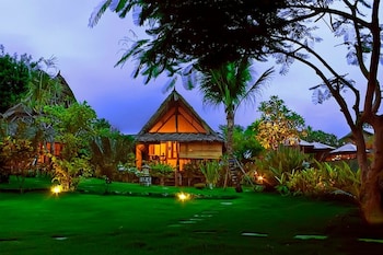 flower bud bungalows