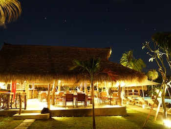 flower bud bungalows