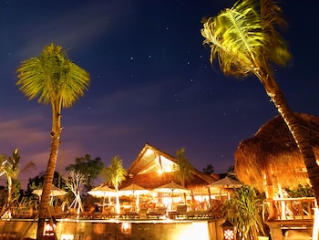 flower bud bungalows